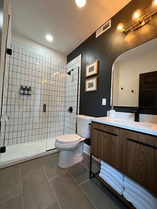 Hébergement de vacances Luxury 8 Bed/4 Ba Nulu Home Private Yard/Parking Louisville-Jefferson County