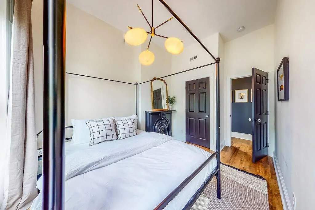 Luxury 8 Bed/4 Ba Nulu Home Private Yard/Parking Louisville-Jefferson County 0*,  États-Unis